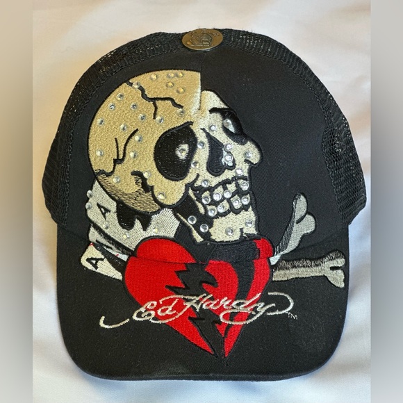 Ed Hardy Unisex Black Trucker Cap with Skull and Heart Design - Picture 1 of 12